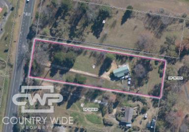 House For Sale - NSW - Glen Innes - 2370 - Country Lifestyle with Room to Make It Your Own  (Image 2)