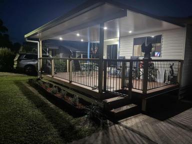 Retirement For Sale - QLD - Tewantin - 4565 - Fully Renovated Fully Furnished Home in gated Noosa Over 50s Village  (Image 2)