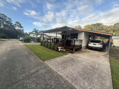 Retirement For Sale - QLD - Tewantin - 4565 - Fully Renovated Home in Noosa Over 50s Village  (Image 2)