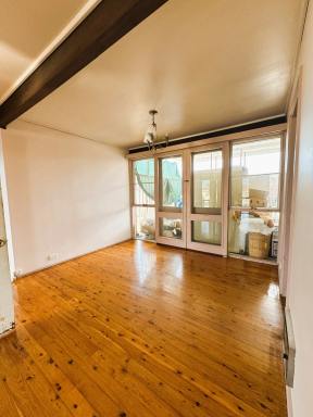 House For Sale - NSW - Inverell - 2360 - Move into Mather  (Image 2)