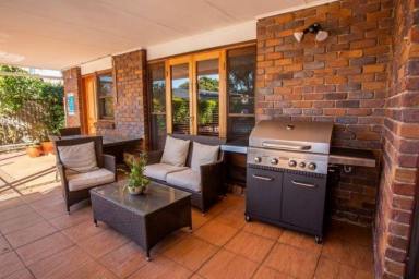 Business For Sale - QLD - Redcliffe - 4020 - Profitable Seaside Bed & Breakfast Freehold Investment in Redcliffe  (Image 2)