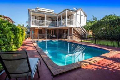 Business For Sale - QLD - Redcliffe - 4020 - Profitable Seaside Bed & Breakfast Freehold Investment in Redcliffe  (Image 2)