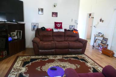 House For Sale - NSW - Kyogle - 2474 - LOVELY HOME, LARGE BLOCK, GREAT INVESTMENT  (Image 2)