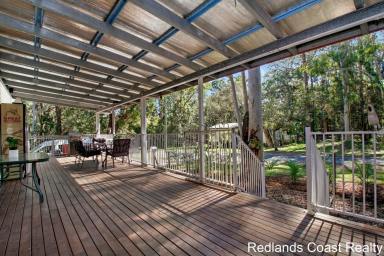 House For Sale - QLD - Macleay Island - 4184 - Double Block with 3 Bedroom Home  (Image 2)