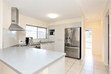 House For Lease - QLD - Bentley Park - 4869 - Beautiful Family Entertainer – Large Block - Shed – Side Access  (Image 2)