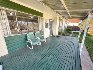 House For Sale - NSW - Narrandera - 2700 - LIGHT AND SPACIOUS  (Image 2)