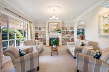 House For Sale - QLD - Middle Ridge - 4350 - Exquisite Middle Ridge Family Home Awaits You  (Image 2)