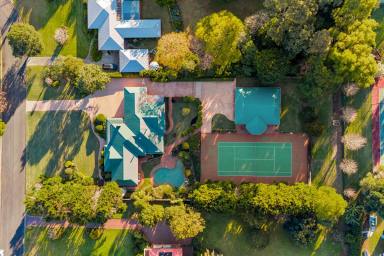 House For Sale - QLD - Middle Ridge - 4350 - Exquisite Middle Ridge Family Home Awaits You (Image 2)