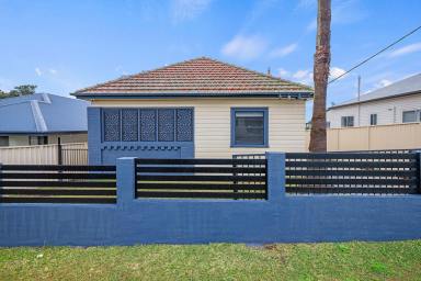 House For Sale - NSW - Thornton - 2322 - MOVE IN READY AND BUILT FOR ENTERTAINING!  (Image 2)