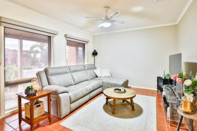 Townhouse For Sale - VIC - Mildura - 3500 - NEAT TOWNHOUSE, GREAT INVESTMENT  (Image 2)