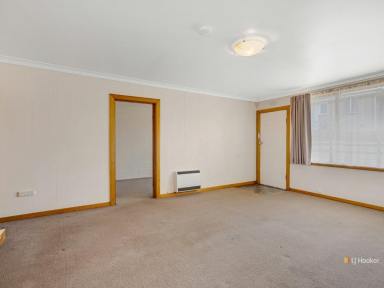 Unit For Sale - TAS - East Devonport - 7310 - 7.5% Yield with a Tenant in Place  (Image 2)