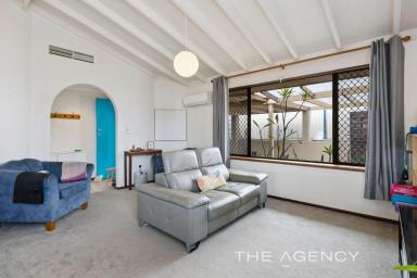 House For Sale - WA - Craigie - 6025 - 802SQM R20/R40 ZONED BLOCK  (Image 2)