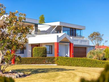 House For Sale - NSW - Wallabi Point - 2430 - COASTAL GRANDEUR AT 'BELLA CASA'  (Image 2)