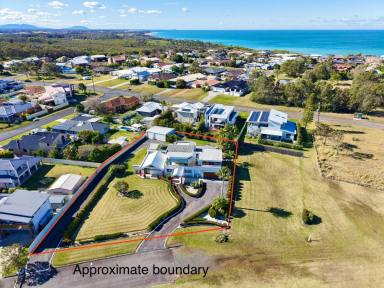 House For Sale - NSW - Wallabi Point - 2430 - COASTAL GRANDEUR AT 'BELLA CASA'  (Image 2)