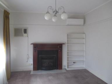 House For Lease - VIC - Bairnsdale - 3875 - QUAINT THREE BEDROOM HOME  (Image 2)