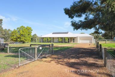 House For Sale - WA - Mount Helena - 6082 - Blissfully Equine  (Image 2)