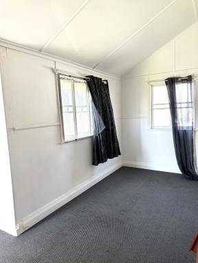 House For Sale - QLD - Warwick - 4370 - Neat, Spacious & Sub Division Potential  (Image 2)