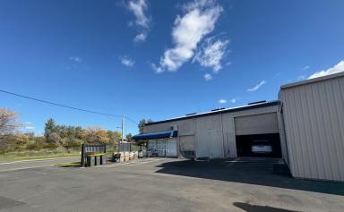 Showrooms/Bulky Goods For Lease - NSW - Tamworth - 2340 - Great Exposure Location - Warehouse with Offices  (Image 2)