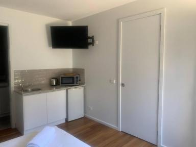 Townhouse For Lease - VIC - Nagambie - 3608 - Fully Furnished Waterfront Living  (Image 2)