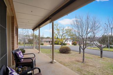 House For Sale - NSW - Cowra - 2794 - Great Family Home / Investment - in highly sought after North Cowra location  (Image 2)