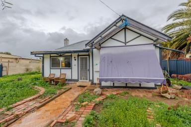 House For Sale - VIC - Manangatang - 3546 - Great buying under $200k!  (Image 2)