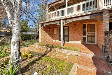 House For Sale - VIC - Mildura - 3500 - Wonderful location - Lots of accommodation  (Image 2)