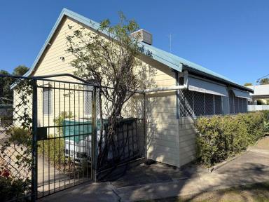 House For Sale - NSW - Moree - 2400 - LOCATION, LOCATION - CLOSE TO THE AQUATIC CENTRE  (Image 2)