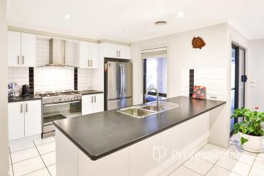 House For Sale - VIC - Mildura - 3500 - Modern Comfort & Neat as a Pin  (Image 2)