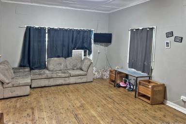 House For Sale - NSW - Bourke - 2840 - Looking for a great investment home.  (Image 2)