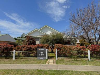 House For Sale - NSW - Grenfell - 2810 - A Federation Gem in the Heart of Grenfell  (Image 2)
