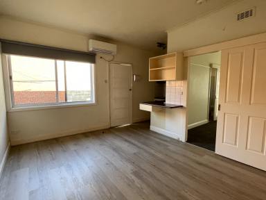 Unit For Lease - VIC - Swan Hill - 3585 - Central Living!  (Image 2)