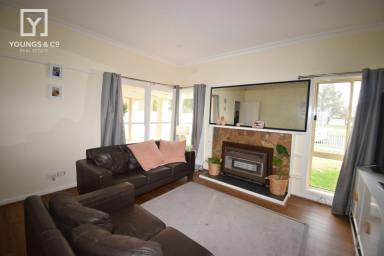 House For Sale - VIC - Mooroopna - 3629 - Central Weatherboard Home – Walk to Everything!  (Image 2)