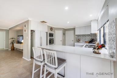 House For Sale - WA - Baldivis - 6171 - Welcome to a home where comfort meets convenience  (Image 2)