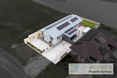 House For Sale - SA - Meningie - 5264 - Lovely Waterfront 3 bedroom home  (Image 2)