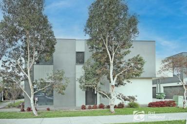 Townhouse For Lease - VIC - Cranbourne West - 3977 - Work From Home!  (Image 2)
