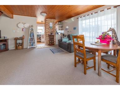 Townhouse For Sale - NSW - Forster - 2428 - QUIET LOCATION - 2 BEDROOM TOWNHOUSE  (Image 2)