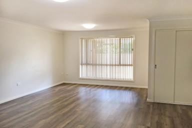 Unit For Lease - NSW - Narromine - 2821 - Near new unit  (Image 2)
