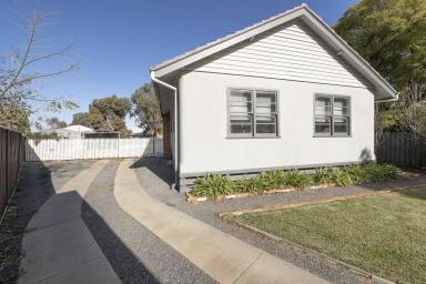 House For Sale - VIC - Swan Hill - 3585 - Fully Renovated 2 Bedroom Charmer - Move In Ready!  (Image 2)