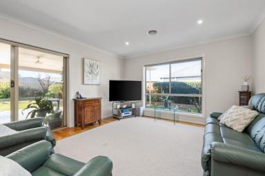 House For Sale - VIC - Kangaroo Flat - 3555 - Stylish Family Living in a Beautifully Landscaped Setting  (Image 2)