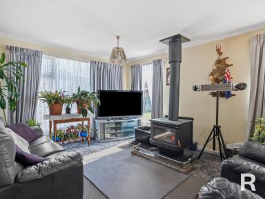 House For Sale - TAS - Sheffield - 7306 - Federation Home in an Ideal Location  (Image 2)