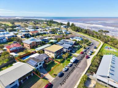 House For Sale - NSW - Old Bar - 2430 - THE BEACHSIDE LIFESTYLE YOU'VE ALWAYS DREAMED ABOUT  (Image 2)