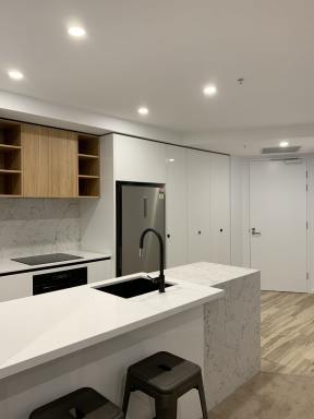 Apartment Leased - ACT - Canberra - 2601 - UNDER APPLICATION- Furnished near new 2 Bedroom right in Canberra CBD - Move in Now.  (Image 2)
