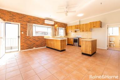 House For Lease - NSW - Wagga Wagga - 2650 - LOW MAINTENANCE HOME IN CENTRAL WAGGA  (Image 2)