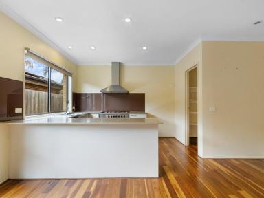 House For Sale - VIC - Eastwood - 3875 - STYLISH FAMILY LIVING IN THE HEART OF EASTWOOD ESTATE  (Image 2)
