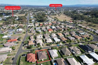 House For Sale - QLD - Laidley - 4341 - Vacant and Ready for New Owners.  (Image 2)