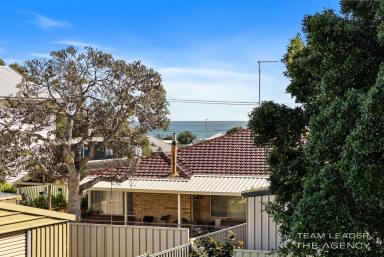 House For Sale - WA - Falcon - 6210 - Beachside Opportunity in Prime Falcon Location  (Image 2)