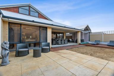 House For Sale - WA - Ridgewood - 6030 - Resort Style Entertaining!  (Image 2)