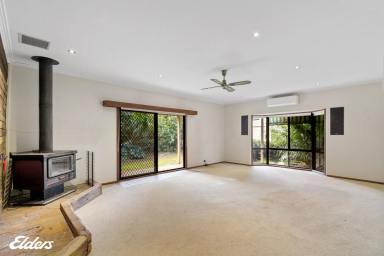 House For Sale - VIC - Yarram - 3971 - CHARM, SPACE & CENTRAL CONVENIENCE ON A LARGE BLOCK  (Image 2)