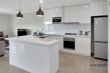 Villa For Lease - NSW - Dubbo - 2830 - Fully Furnished Two Bedroom Villa in Lakeview Estate  (Image 2)