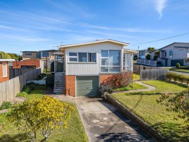 House For Sale - TAS - Devonport - 7310 - Top location, sun-lit home  (Image 2)